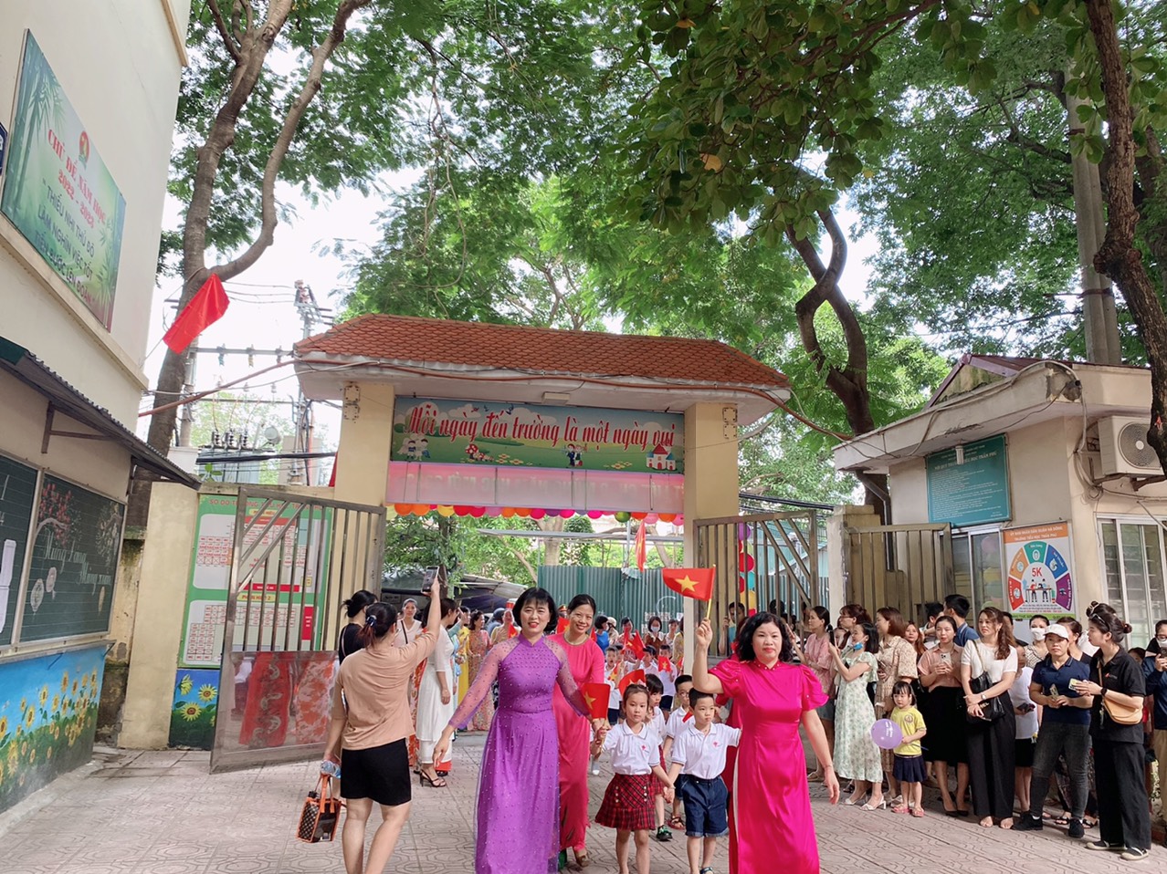 Trường tiểu học Trần Phú tổ chức lễ đón học sinh vào lớp 1